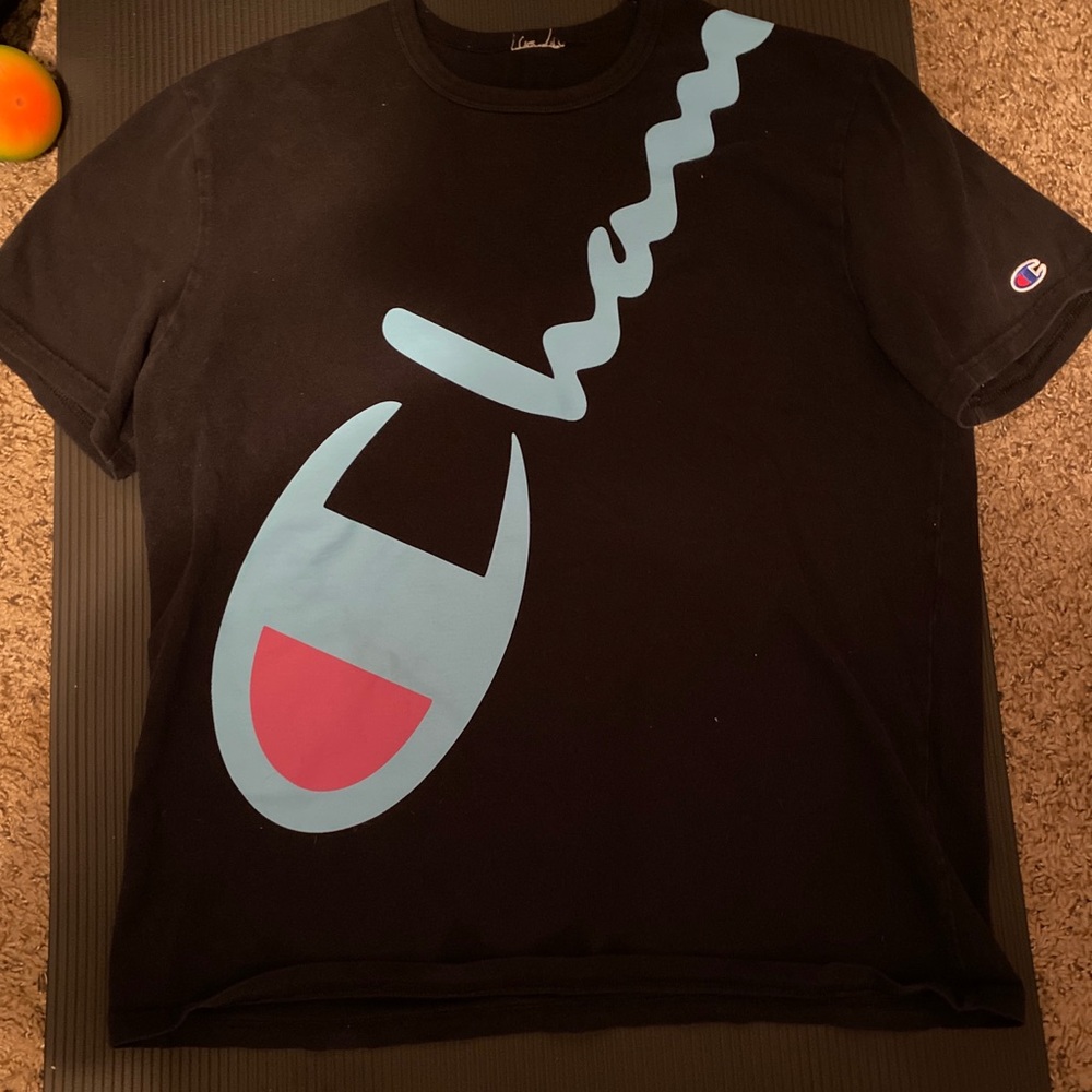 Large CHAMPION short sleeve tshirt